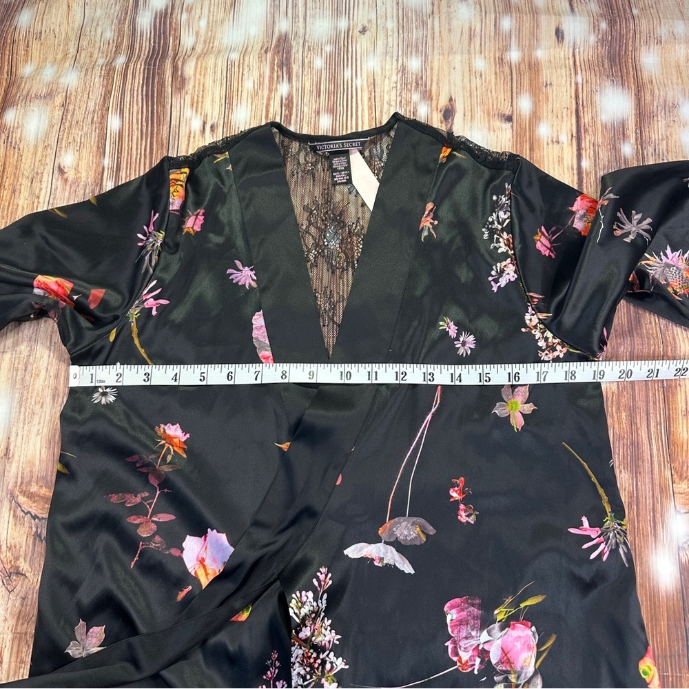 Victoria's Sectet Floral Lace Chantilly Kimono Robe Size XS/S - Picture 13 of 16